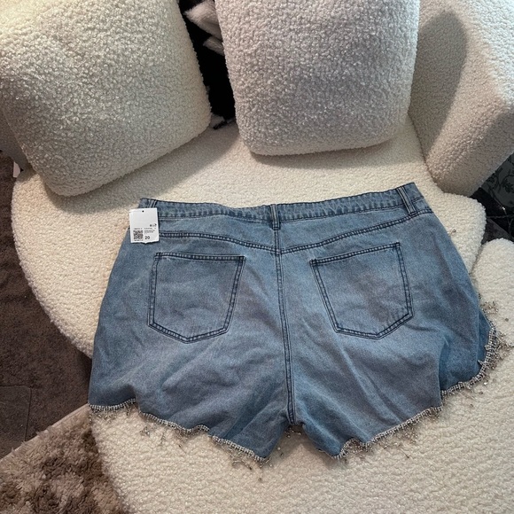 Plus Size 20 Forever 21 Blue Jean Rhinestone Shorts - Picture 7 of 8